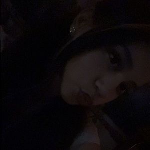 Meet your Posher, Mya